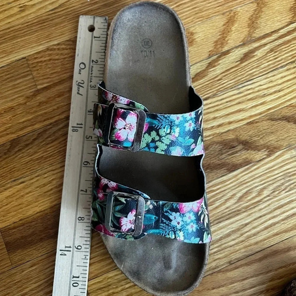 Floral slip on sandals - Picture 2 of 5
